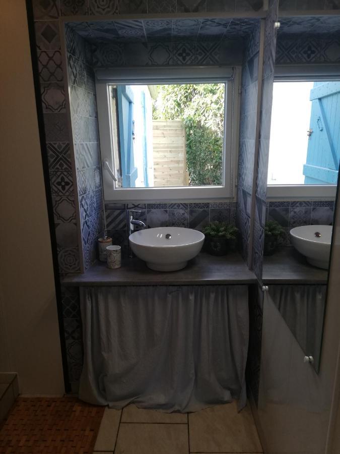Le gîte des Mégalithes Le Bernard Esterno foto